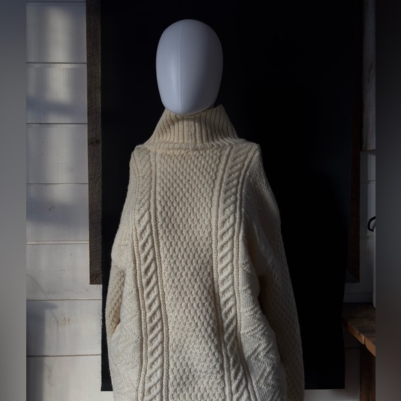 Vintage Sweaters - Vintage Cream Cable-Knit Turtleneck Sweater